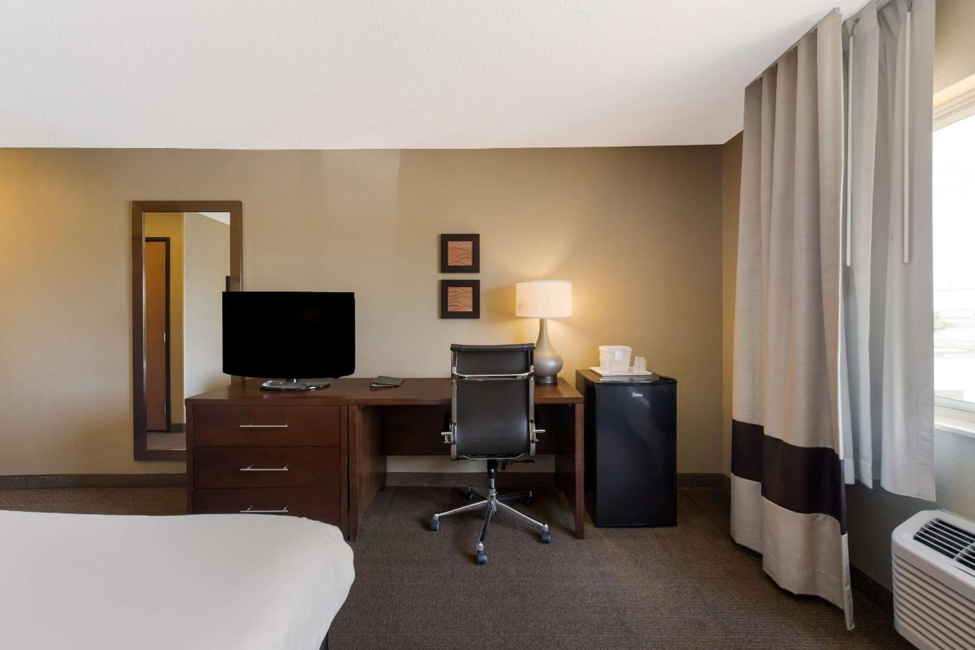 Comfort Inn East Wichita Exterior photo