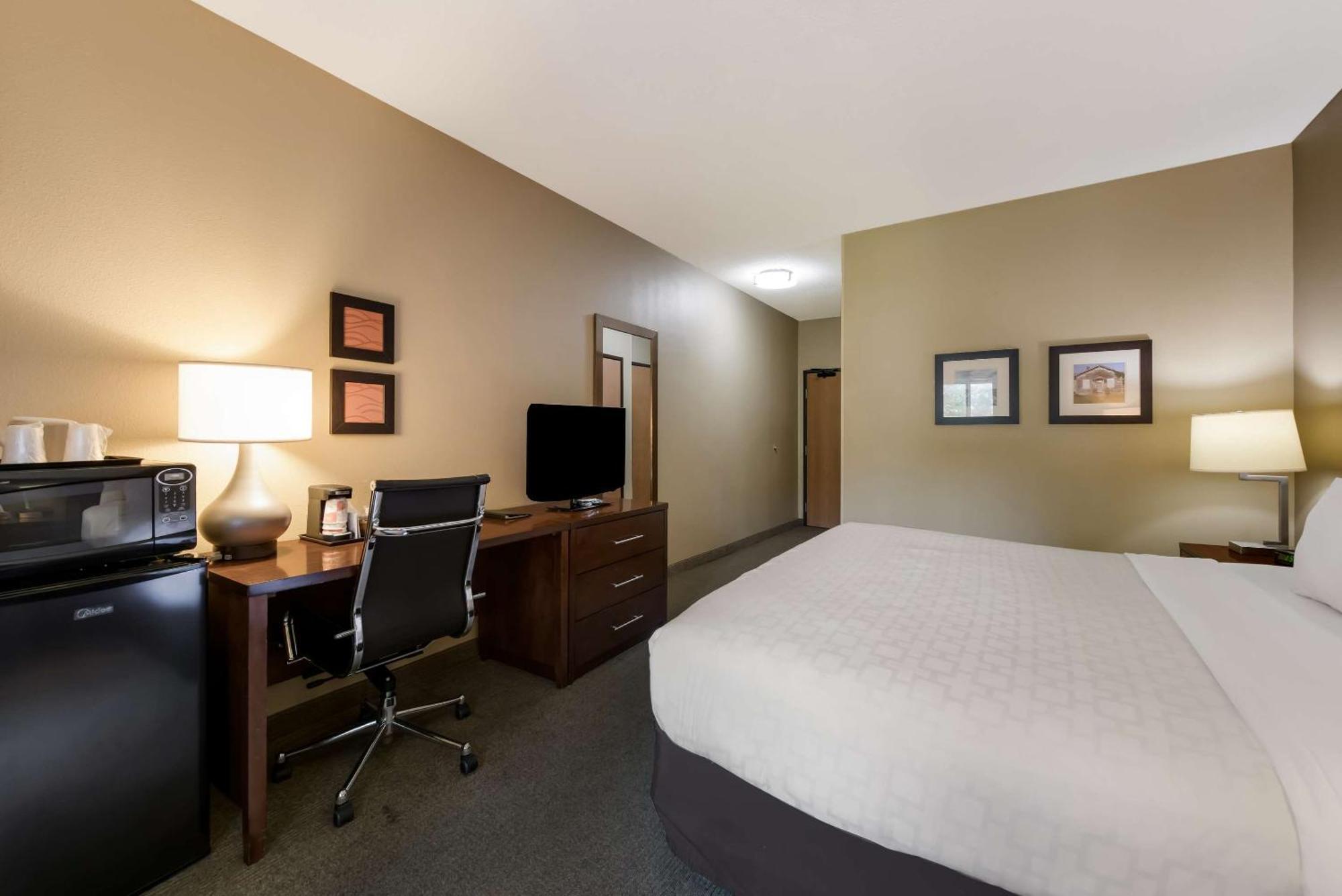 Comfort Inn East Wichita Exterior photo