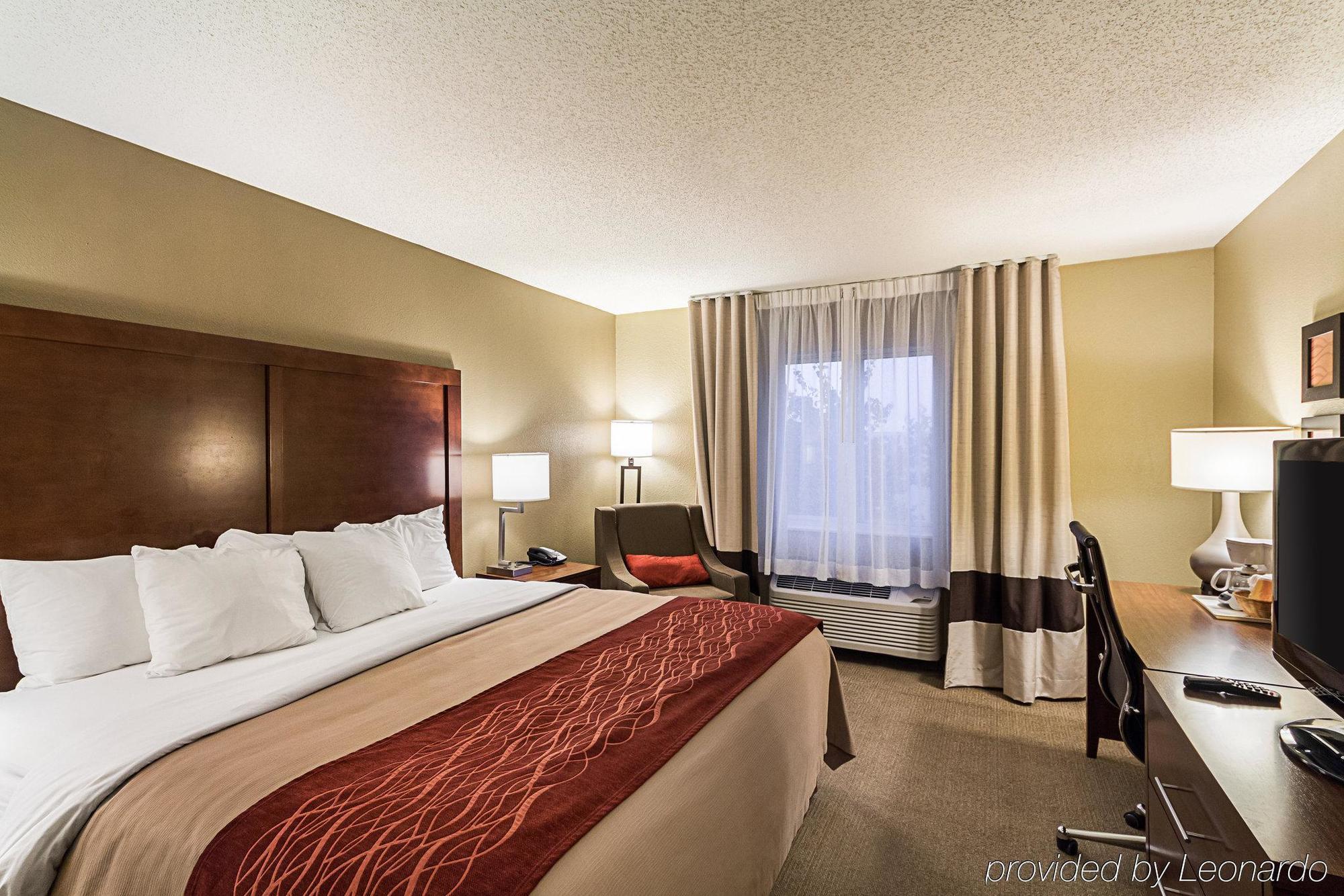 Comfort Inn East Wichita Exterior photo