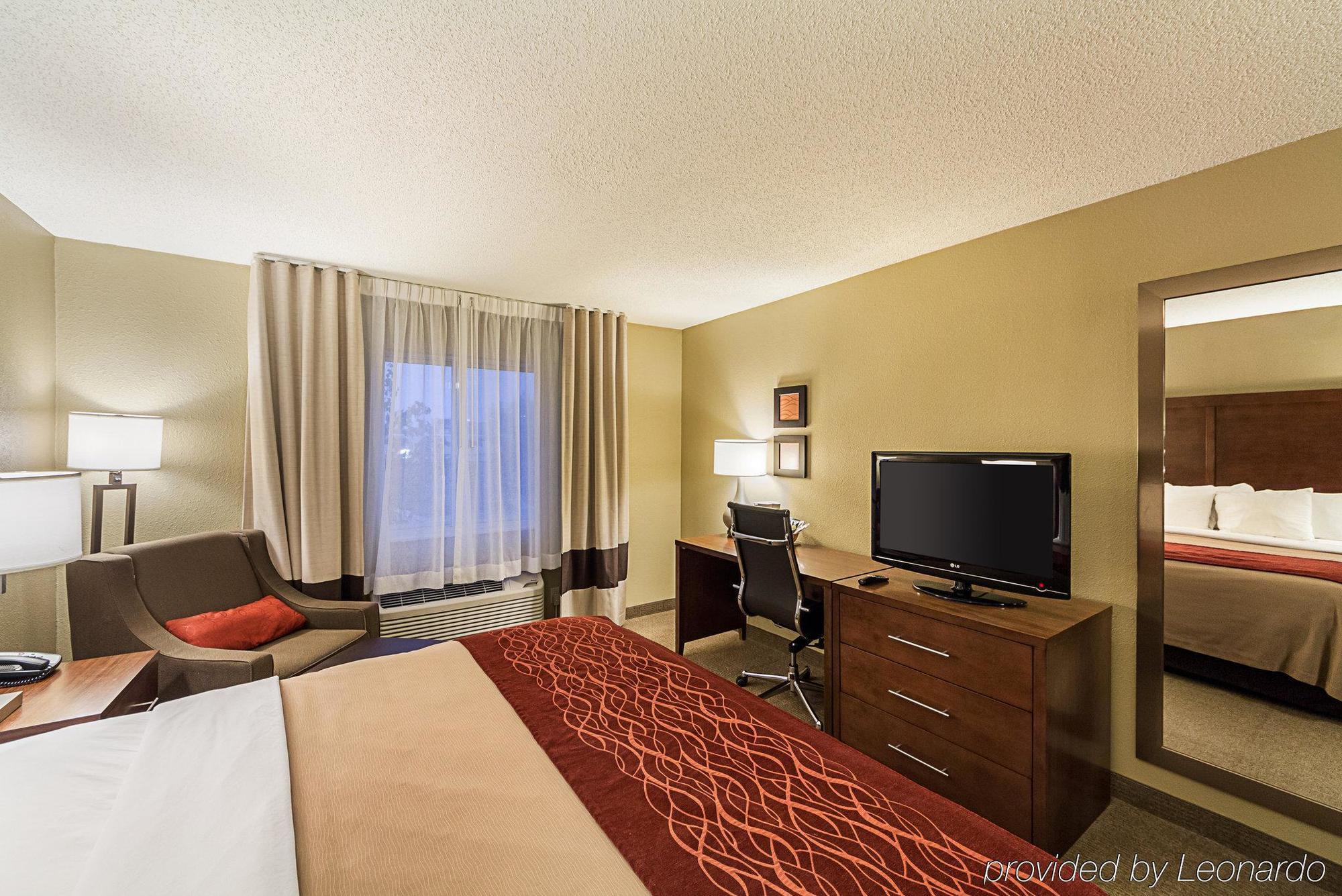Comfort Inn East Wichita Exterior photo